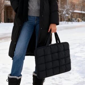 Bagsmart Black Quilted Fuzzy Lined Zip Laptop Holder Bag 14x10.5